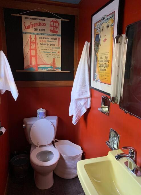 Southeast Portland Comfy & Eclectic Craftsman Home Extérieur photo