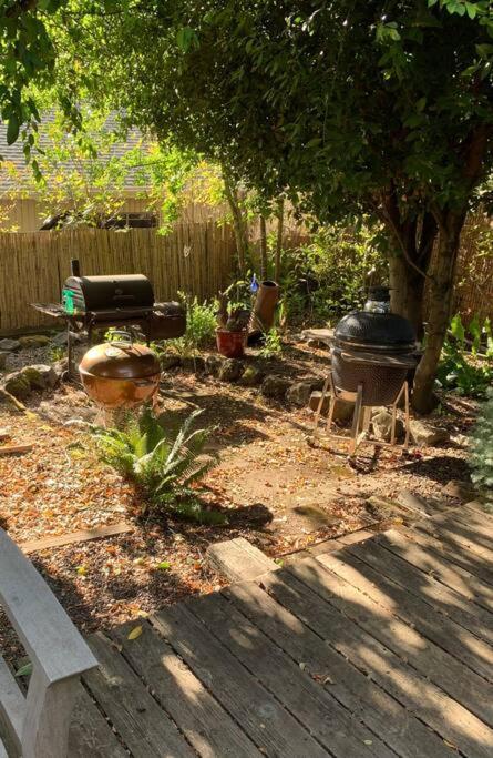 Southeast Portland Comfy & Eclectic Craftsman Home Extérieur photo