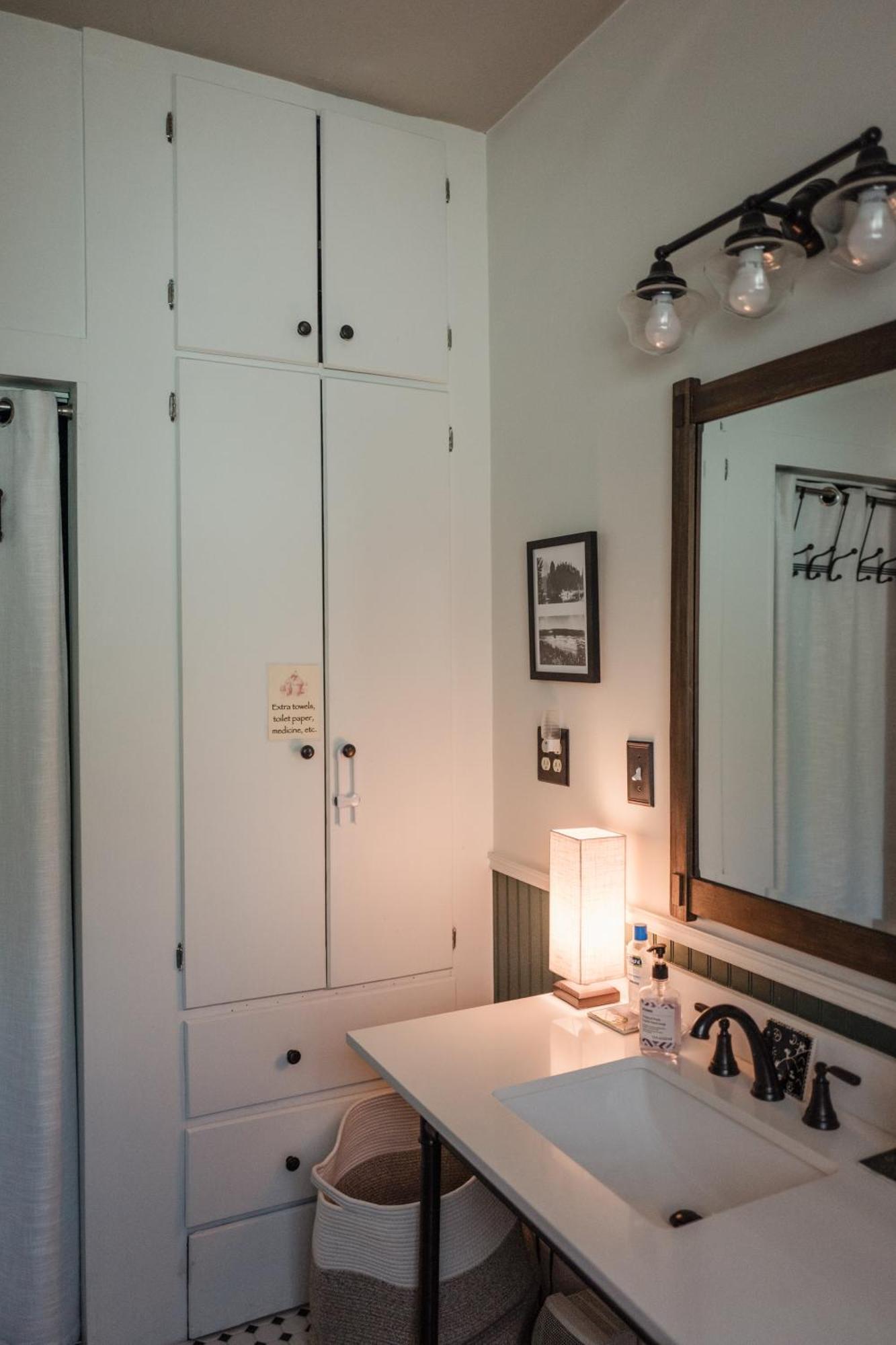 Southeast Portland Comfy & Eclectic Craftsman Home Extérieur photo