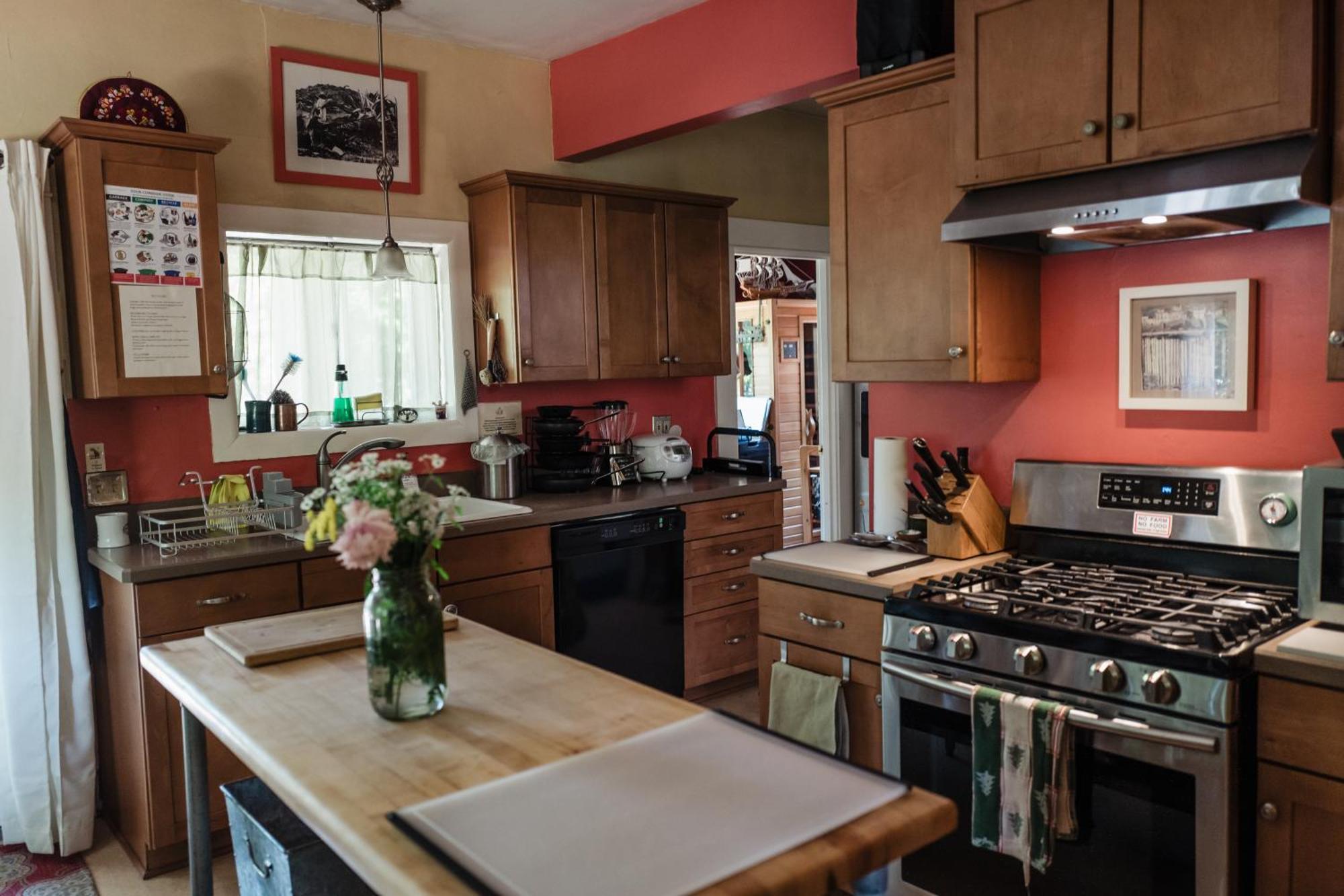 Southeast Portland Comfy & Eclectic Craftsman Home Extérieur photo