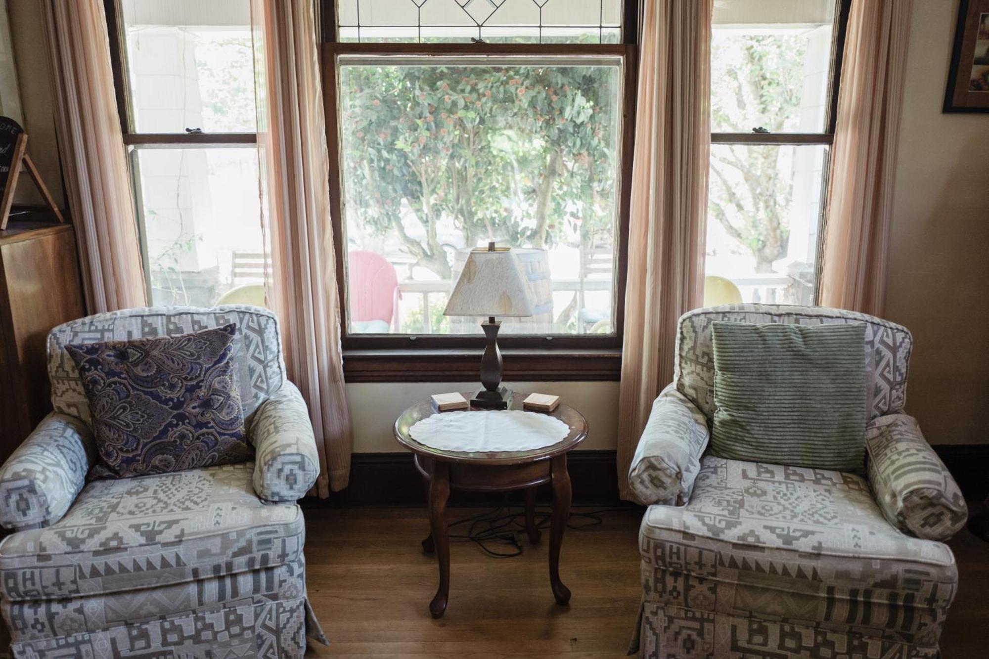 Southeast Portland Comfy & Eclectic Craftsman Home Extérieur photo